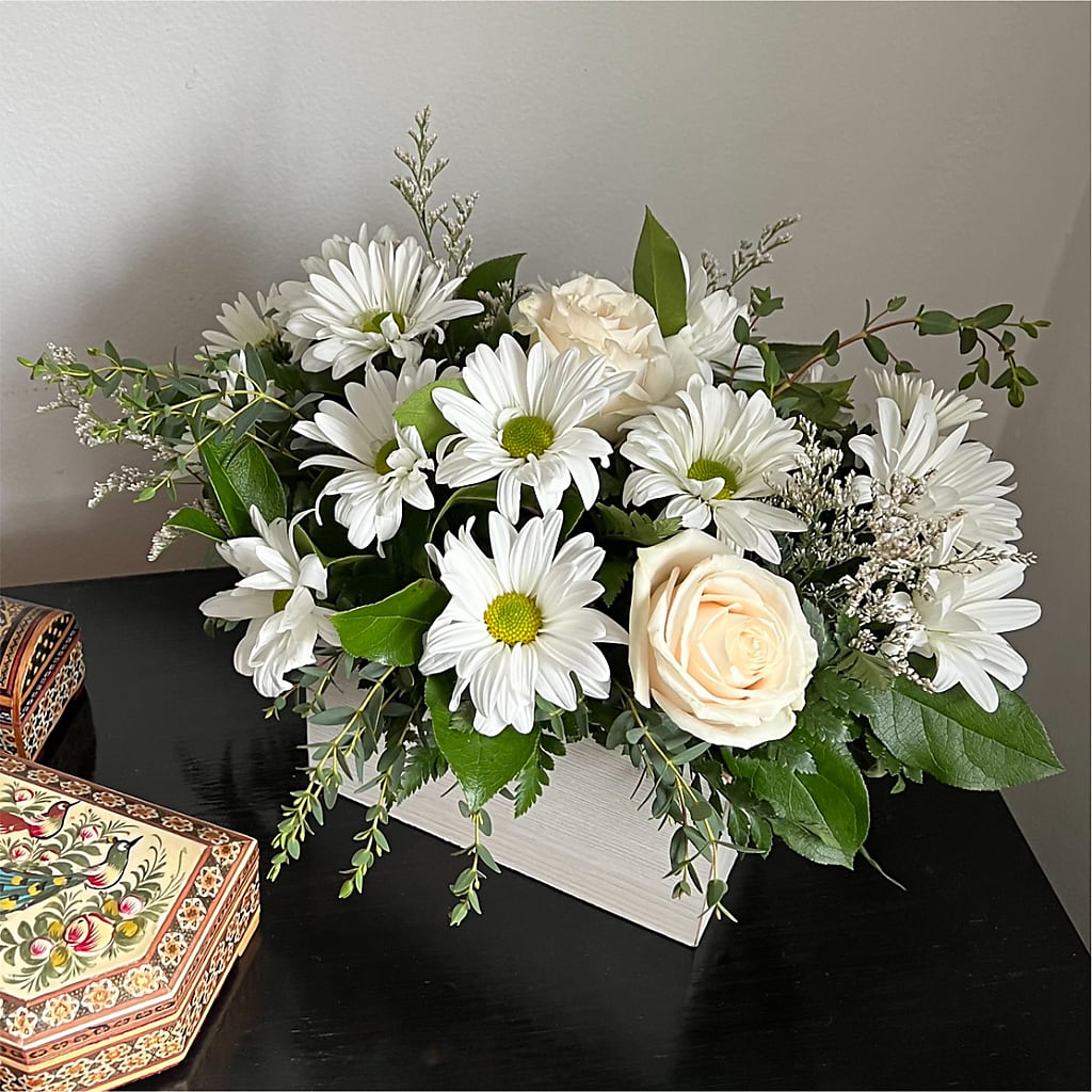 Fresh Linen Box Bouquet – Savannah Flower Market, Savannah GA