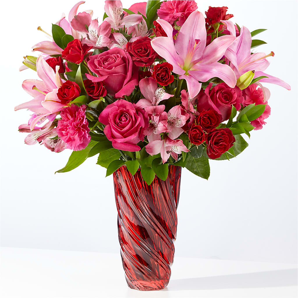 In Love Bouquet with Luxe Swirl Vase – Savannah Flower Market, Savannah GA