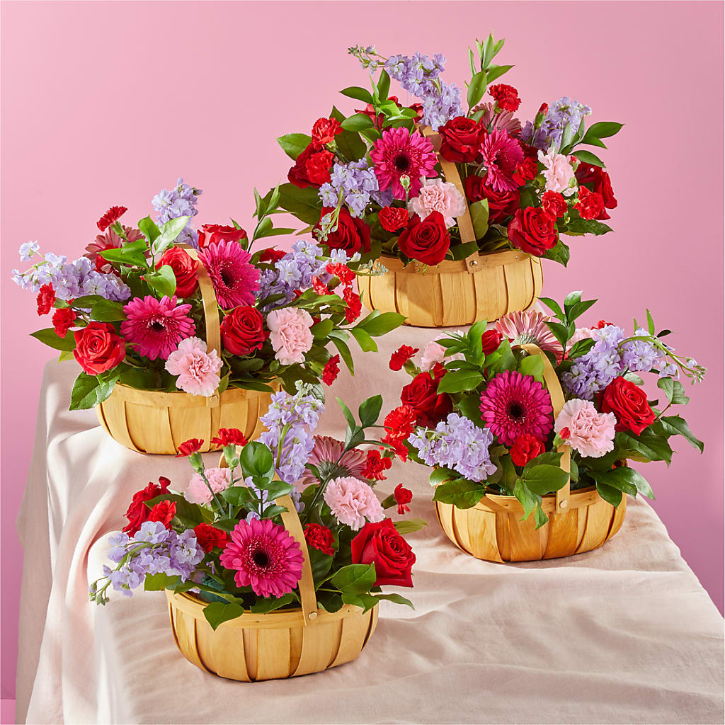 Pink Picnic Basket – Savannah Flower Market, Savannah GA