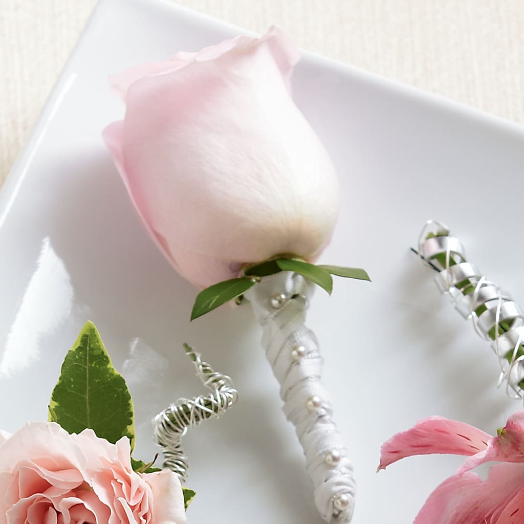 Pink Rose Boutonniere – Savannah Flower Market, Savannah GA