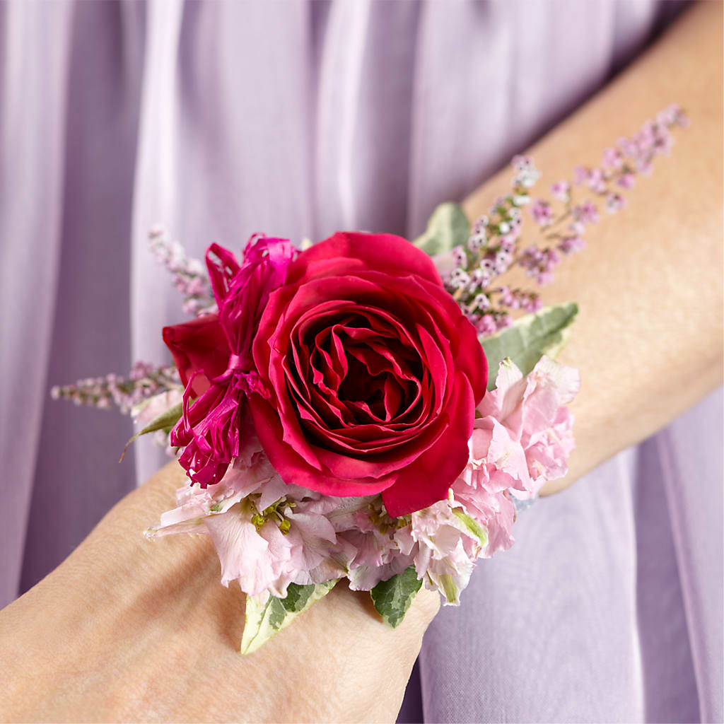 Rose Charm Corsage – Savannah Flower Market, Savannah GA