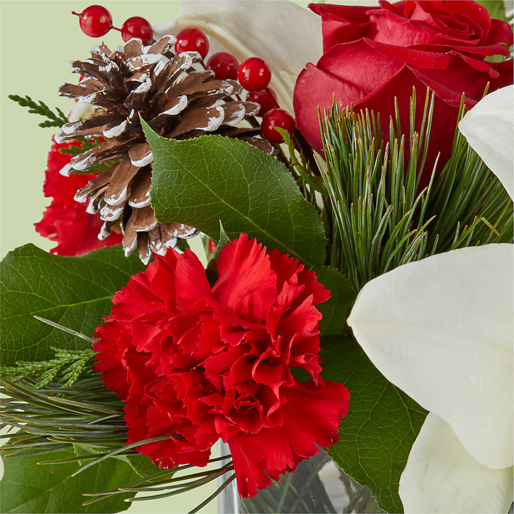 Glistening Icicles Bouquet –  Savannah Flower Market, Savannah GA